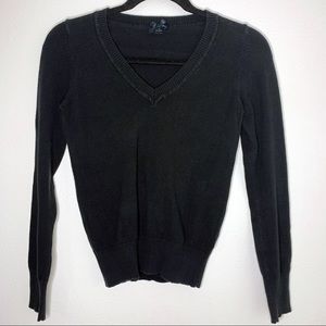 F21 | Black V-Neck Long Sleeve Sweater - Small